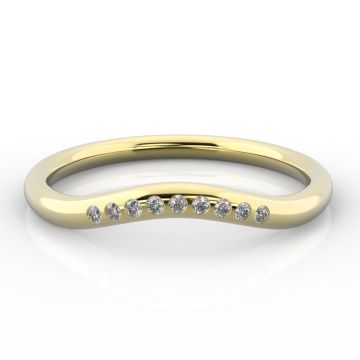 Gentle Curve Shape with Nine Flush Diamonds | Yellow Gold